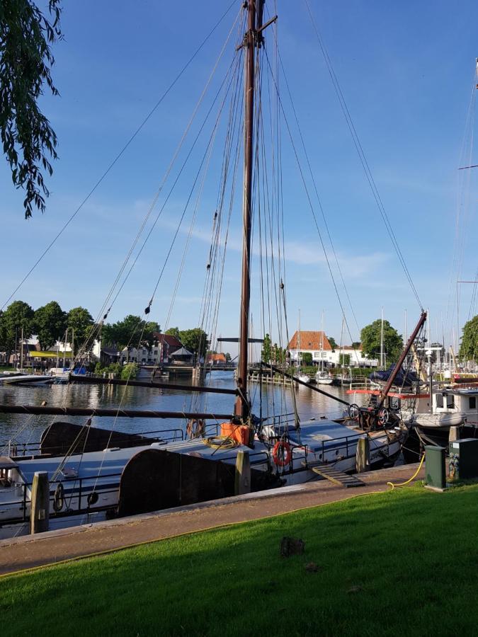 De Stadshoeve Bed & Breakfast Medemblik Exterior photo